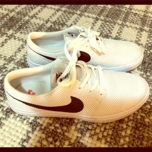 Women’s 9/Men’s 7 Nike SB in great condition